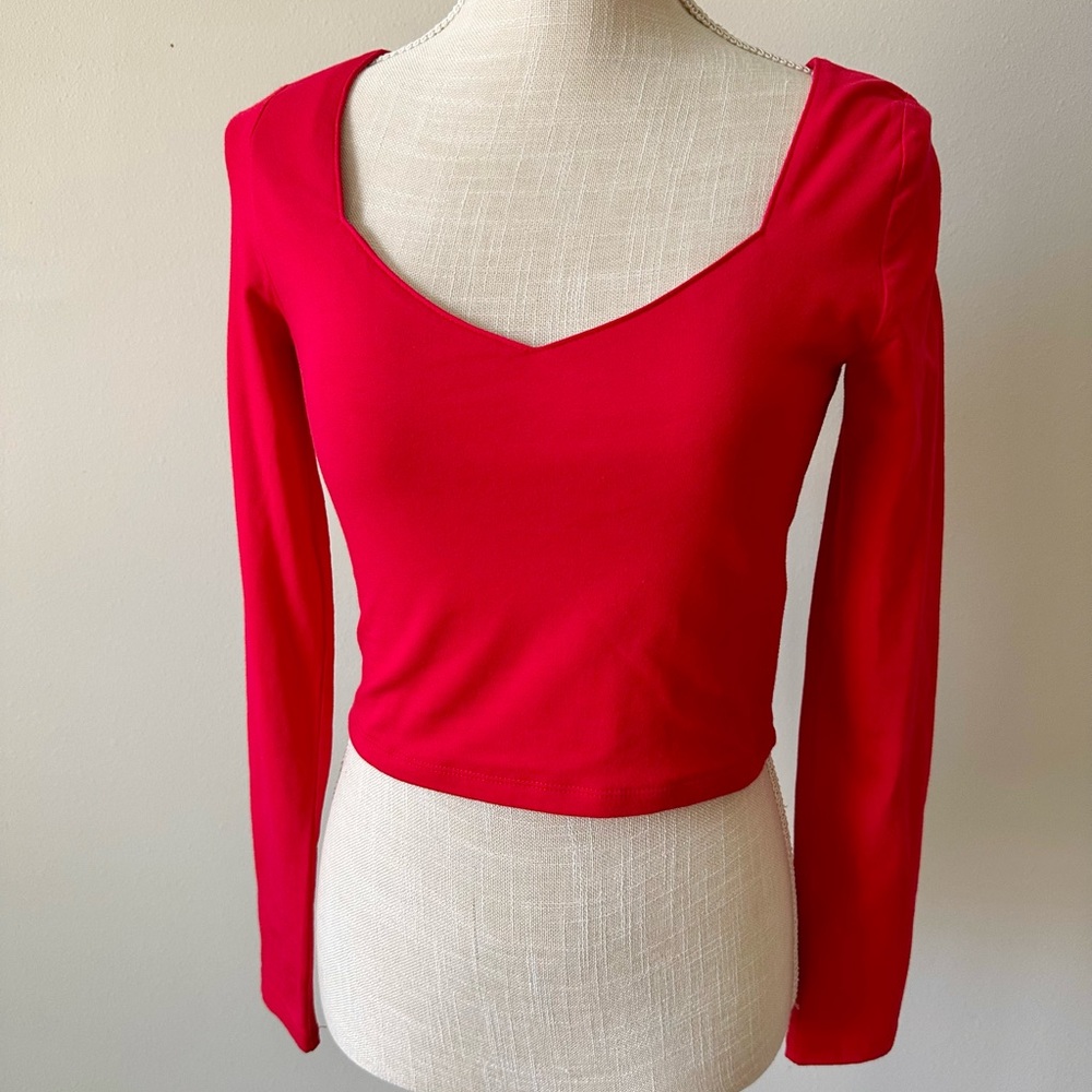 NWT Forever21 Long Sleeve Red Cropped Top- M